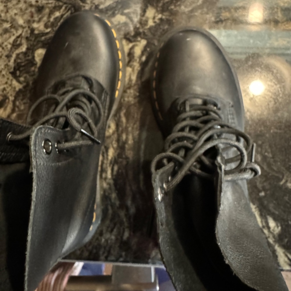 Dr. Martins - image 2